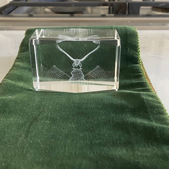 Glass Cube 3D Laser Etched Eagle with 2 American Flags Flying  Globe Hologram - Picture 9 of 12